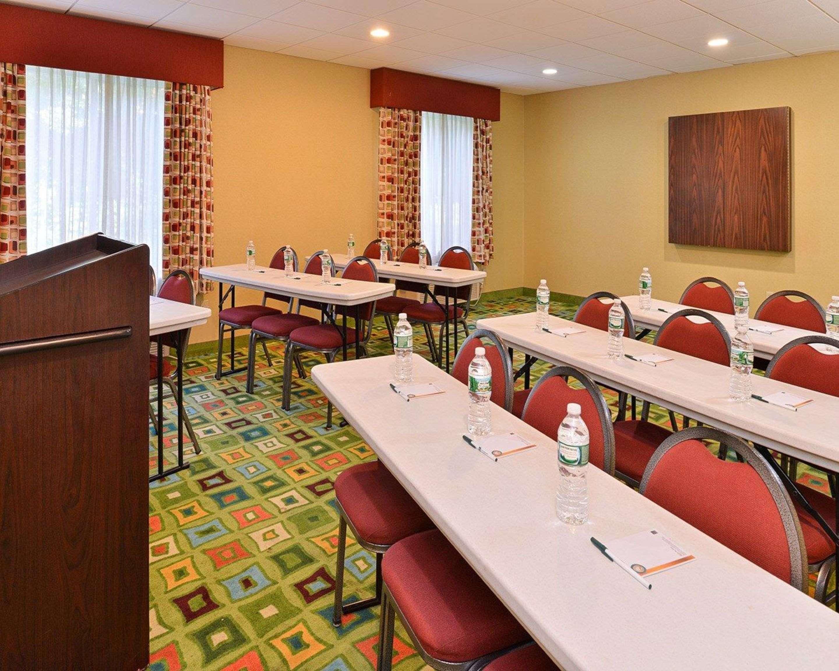Quality Suites Stratford Eksteriør bilde
